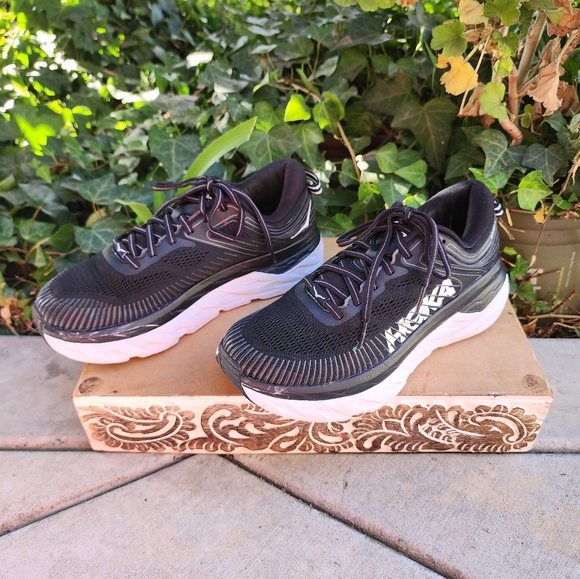 Hoka One One Bondi 7 Athletic Shoes - Picture 8 of 10